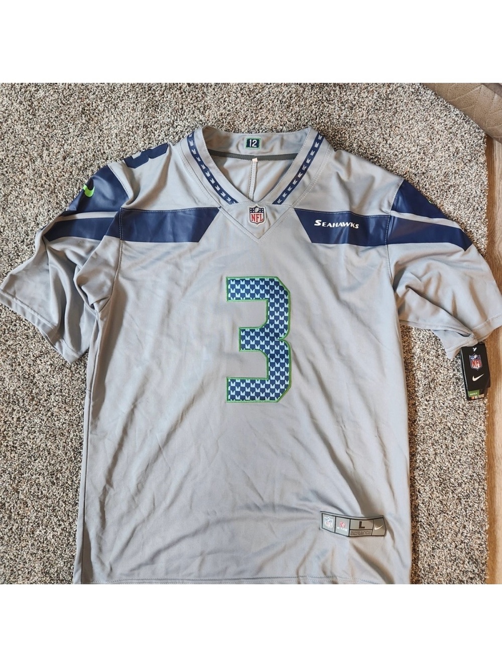 Russell Wilson grey Seahawks jersey large Nike brand new NWT